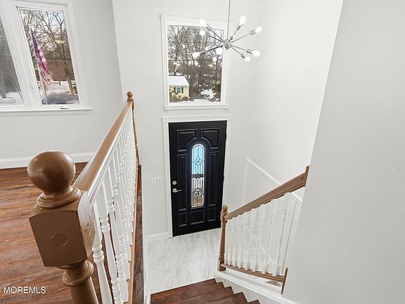 5th image of 16 Crest Road