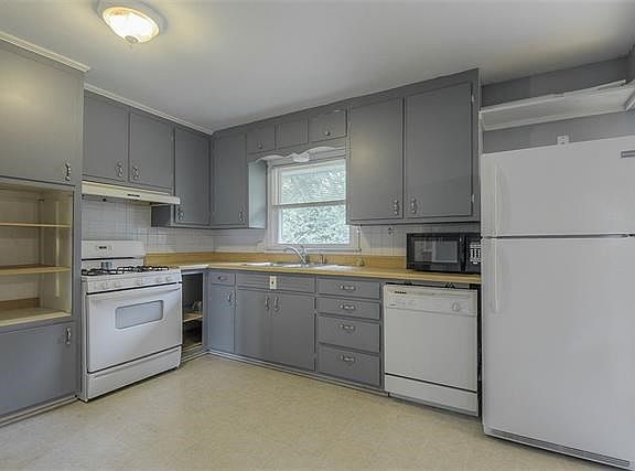4th image of 10616 Bellefontaine Ave