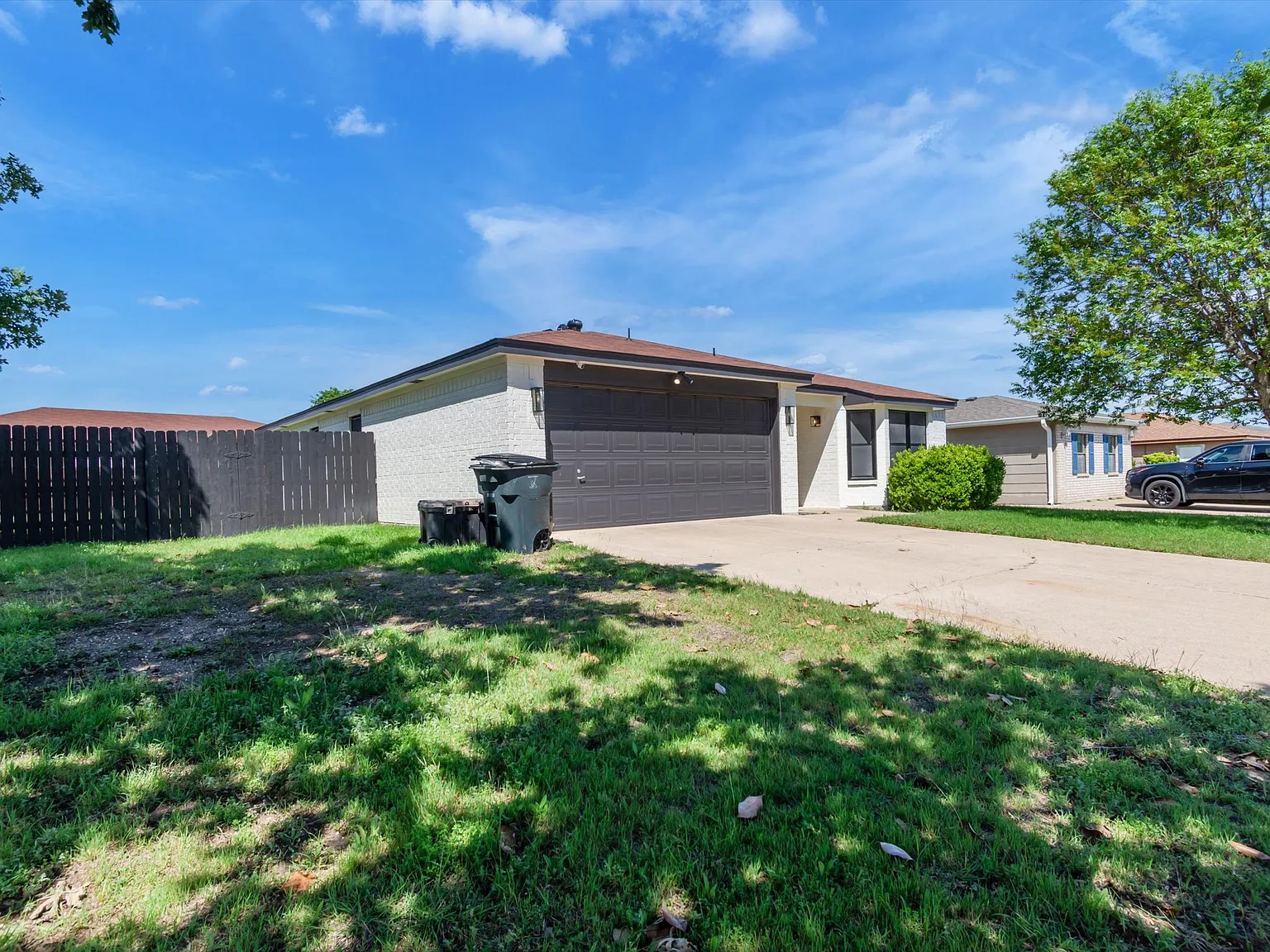 3 bed, 1342 sqft, $2,100 — Photo 3