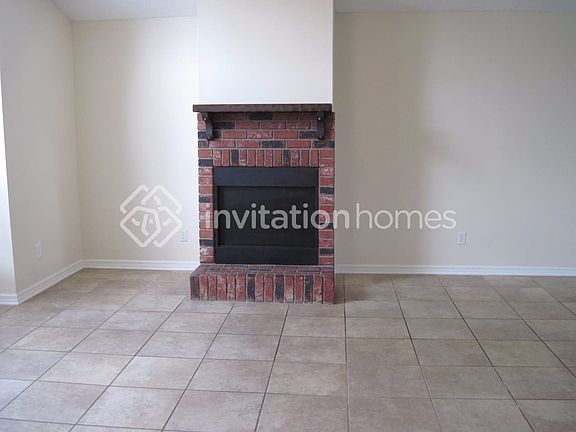 4th image of 2369 Whispering Maple Dr