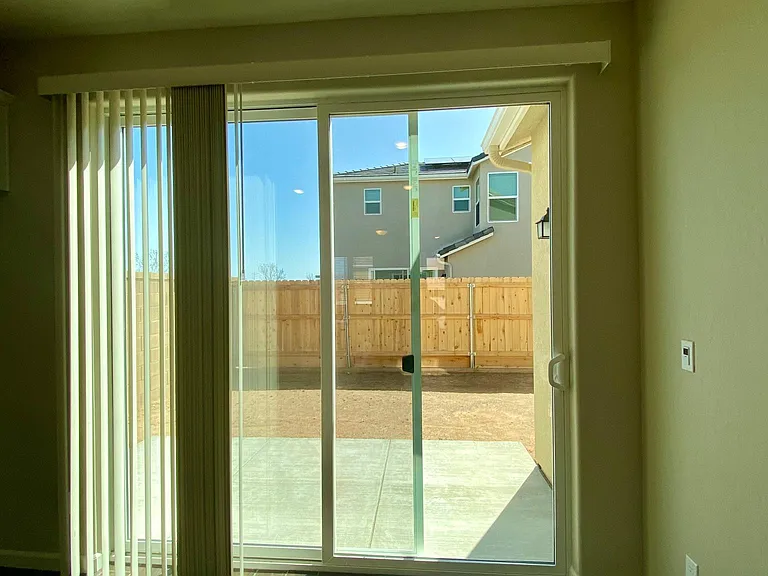 1102 Royalty Way W — Photo 7