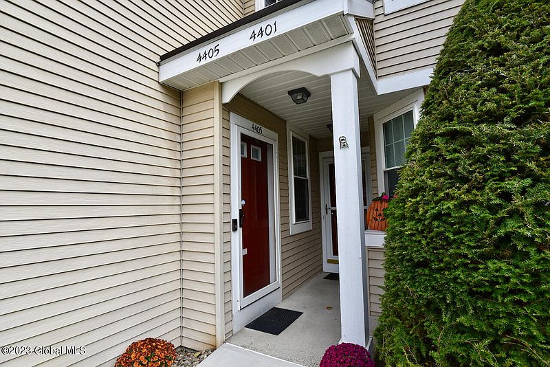 2nd image of 4405 S Foxwood Drive