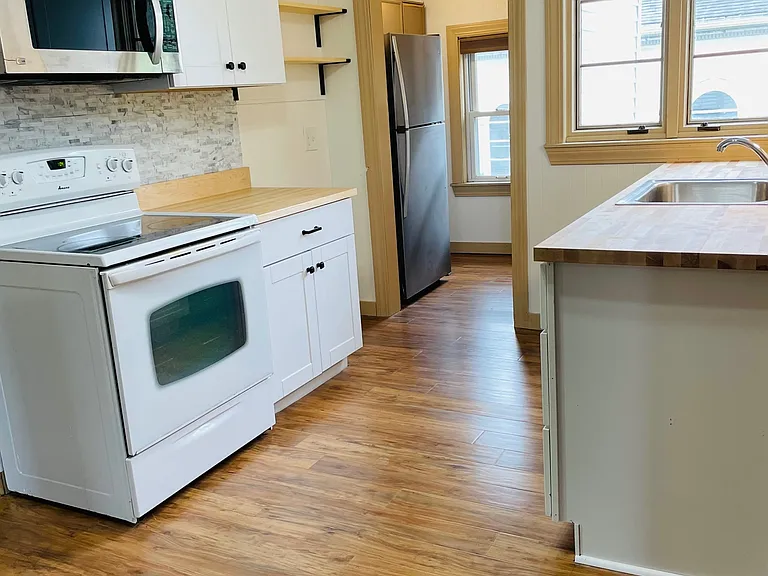 148 Russell St #2 — Photo 2