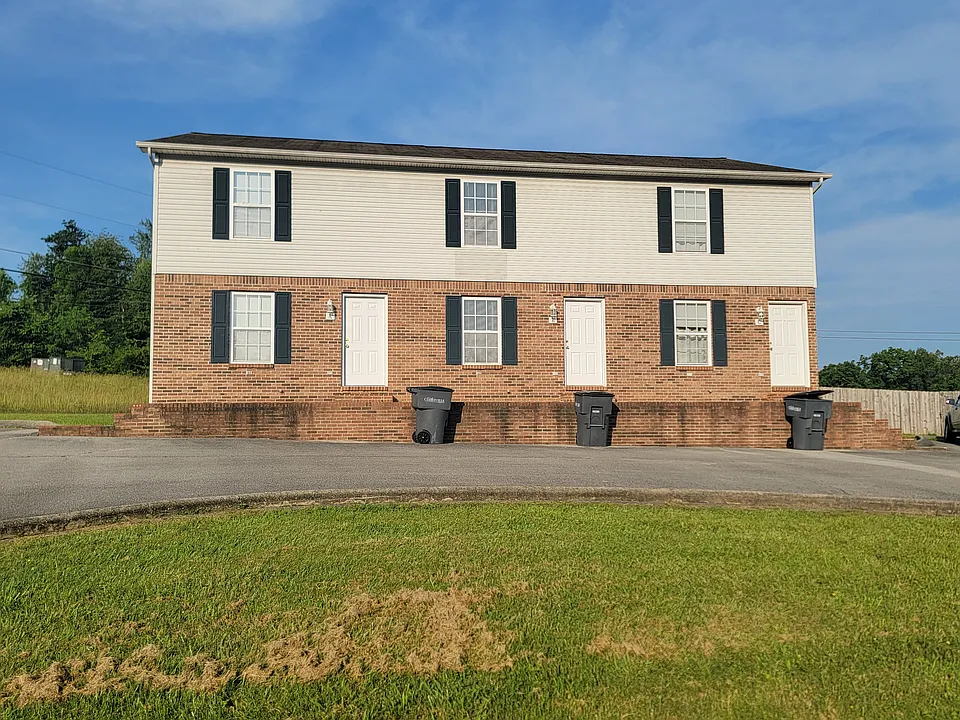 409 Blake Cir #B