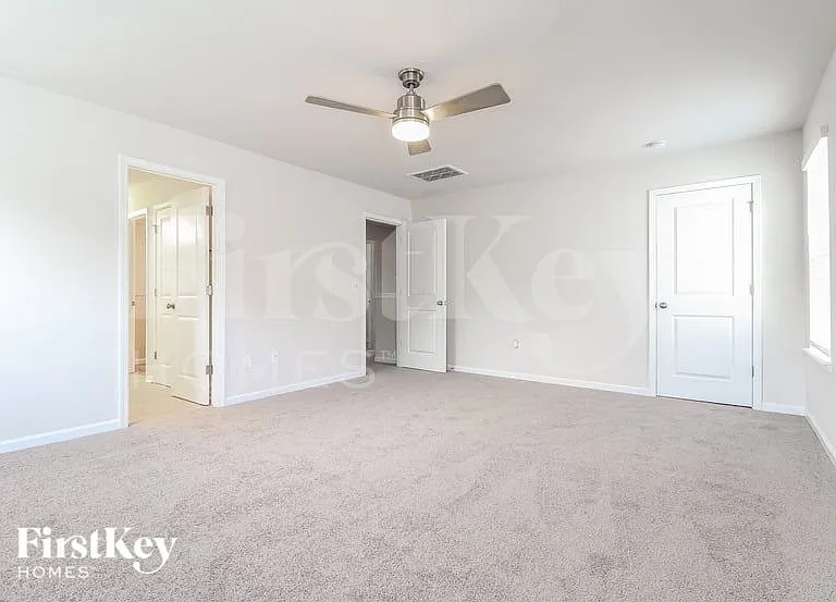 312 Ashborne Ln — Photo 9