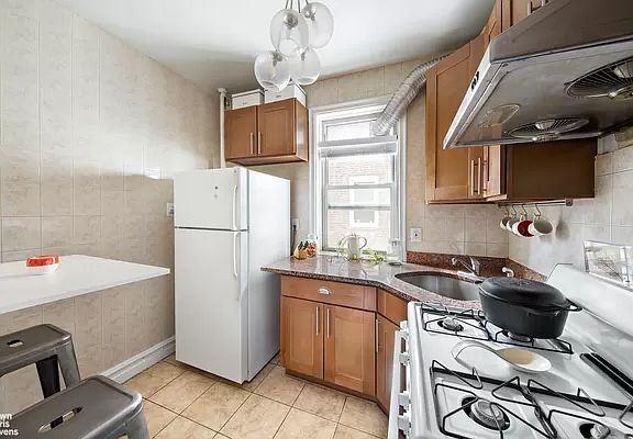 4th image of 128 W 138th St APT 6D