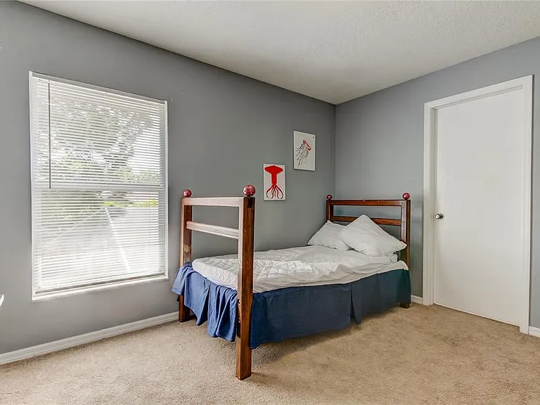 9401 Woodbay Dr — Photo 26