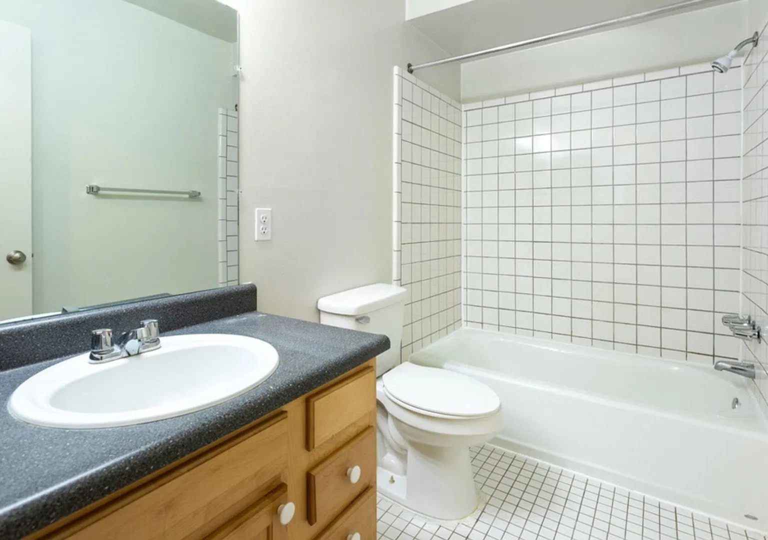 Newport Park Apartments — Photo 2