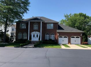 11 Sylvan Ct, Staten Island, NY