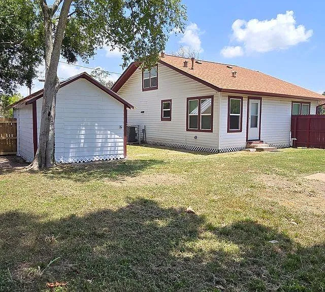 417 E Jack St — Photo 32
