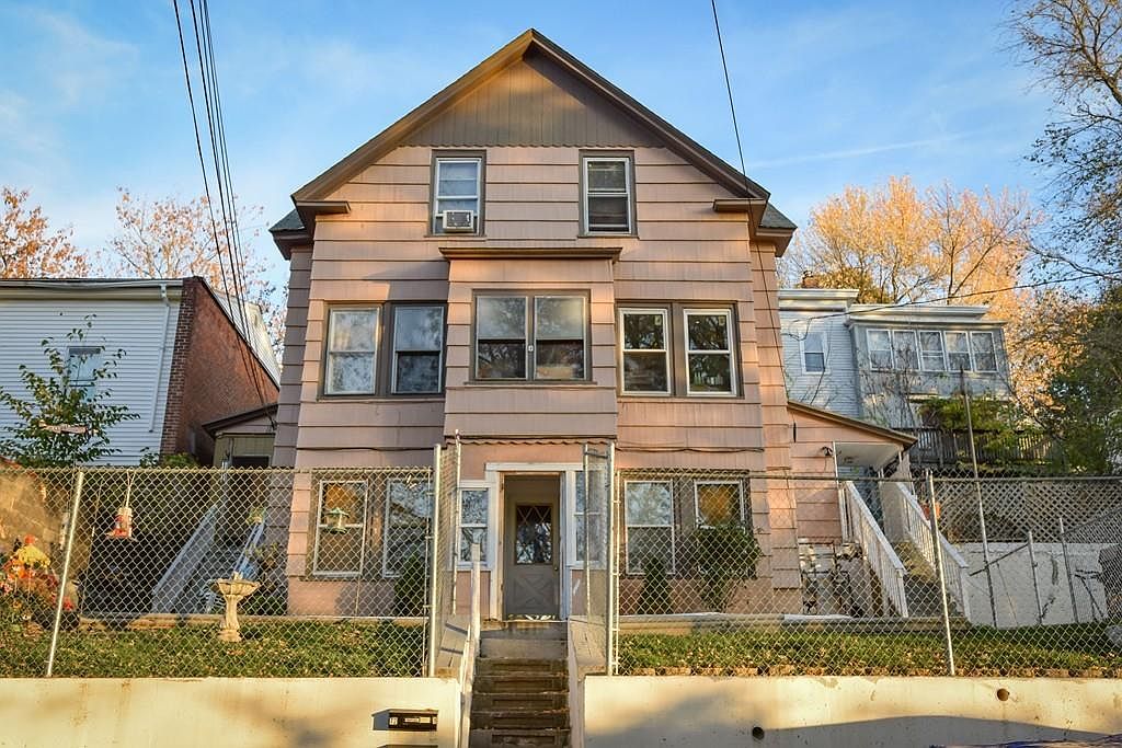 72 Cleghorn St, Fitchburg, MA 01420 Zillow