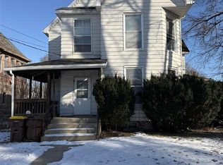 1219 S Chicago Ave, Freeport, IL 61032