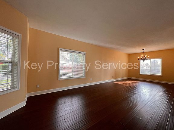 3rd image of 3705 NW 116th St