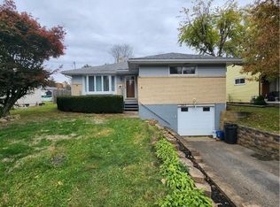 545 Arizona Dr, Lower Burrell, PA