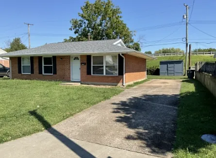 3713 Winchester Dr — Photo 2
