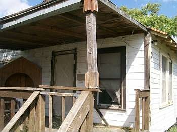 2nd image of 2910 Lawton St