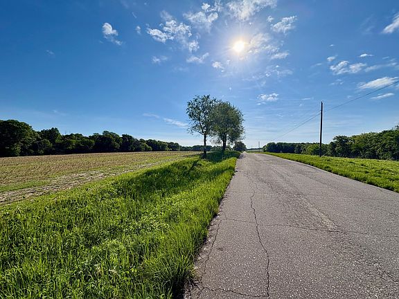 5th image of 160th Ave
