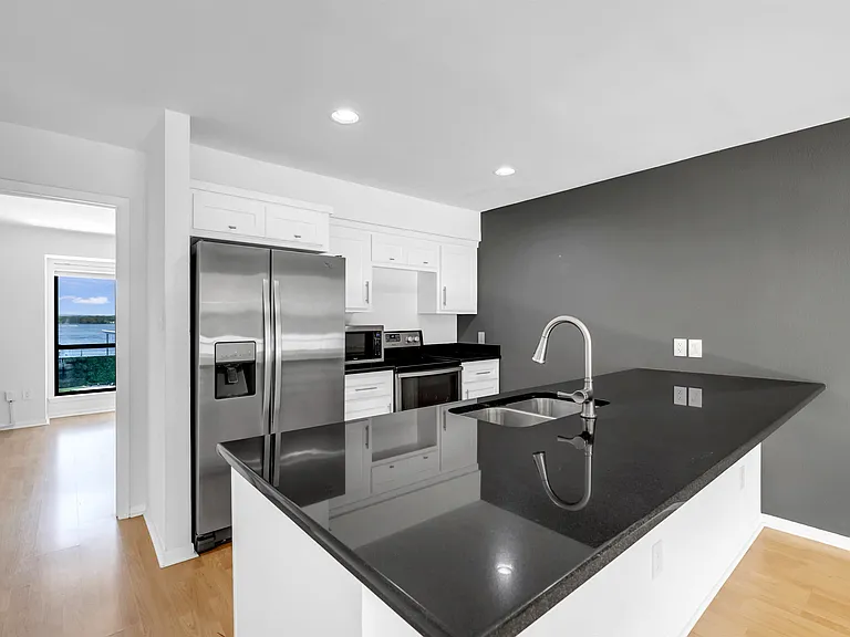533 Lighthouse Dr — Photo 12