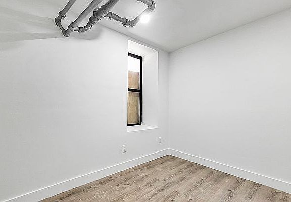 5th image of 206 Audubon Ave APT 4