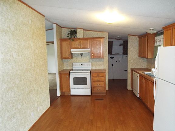 5th image of 662 Stanley Allen Dr