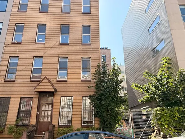 142 N 11th St, Brooklyn, NY 11249