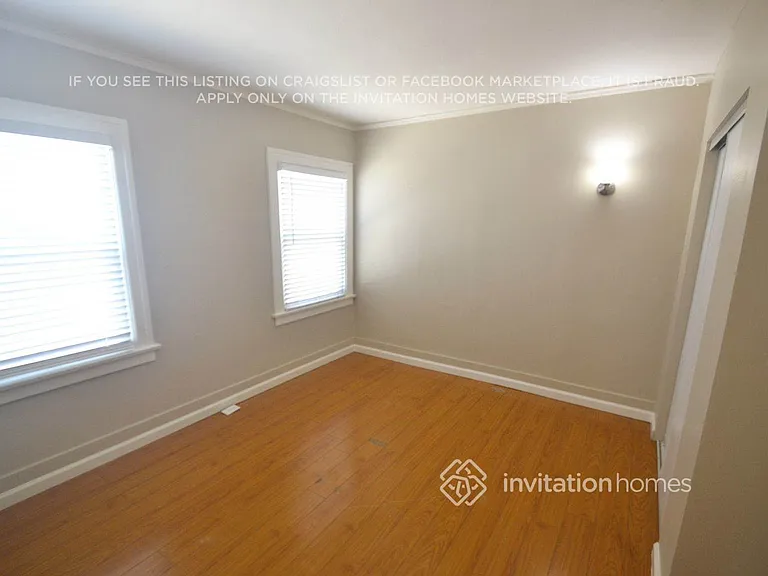 1017 W 73rd St — Photo 10