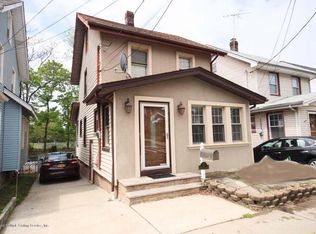 18 Lester St, Staten Island, NY