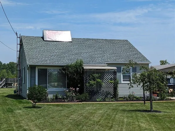 4551 W Harbor Rd, Port Clinton, OH 43452