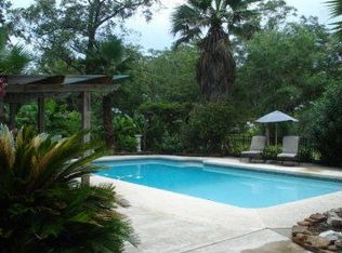 197 Kingswood Dr, Van Vleck, TX 77482