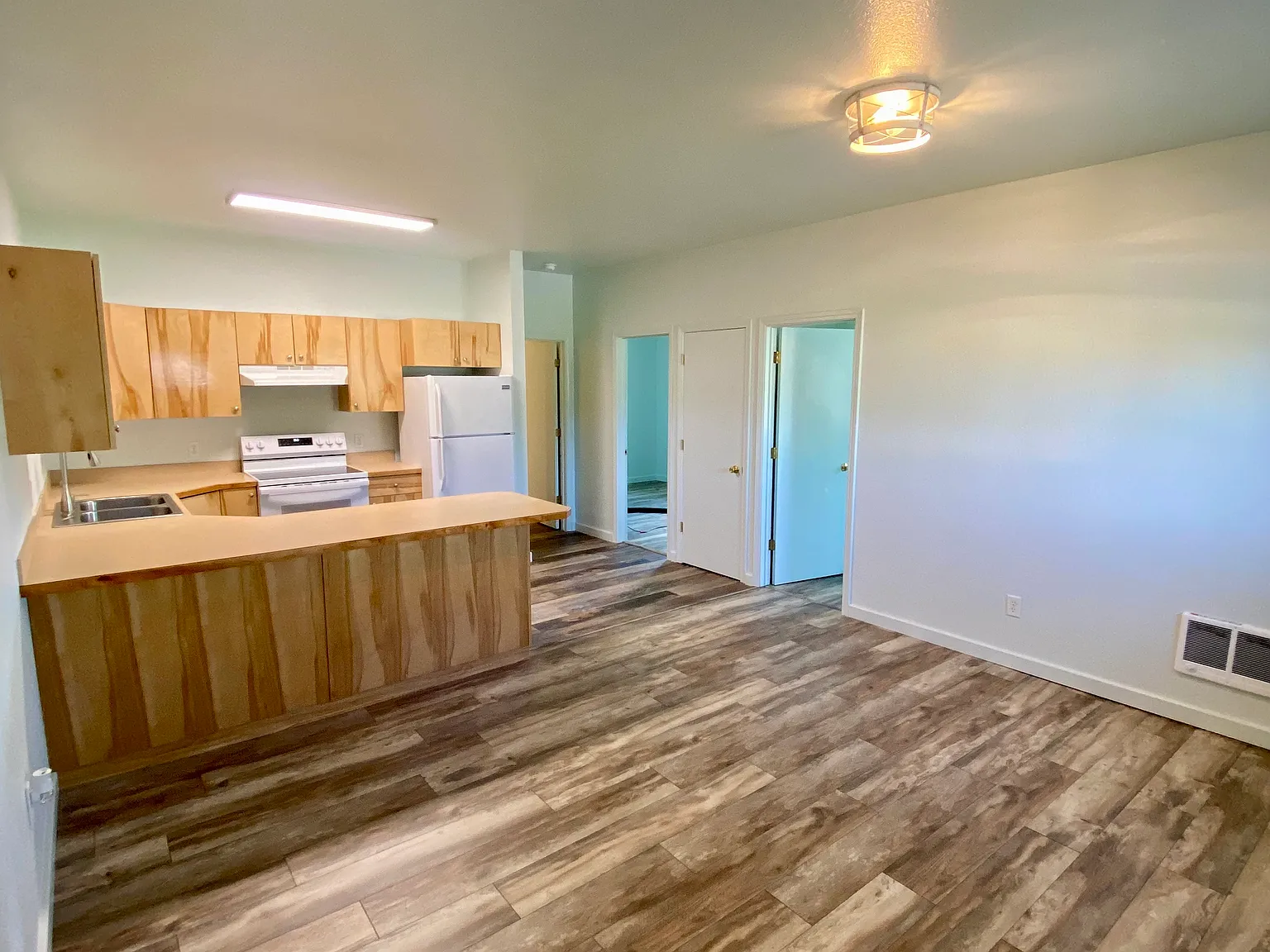 92600 Highway 93 — Photo 2