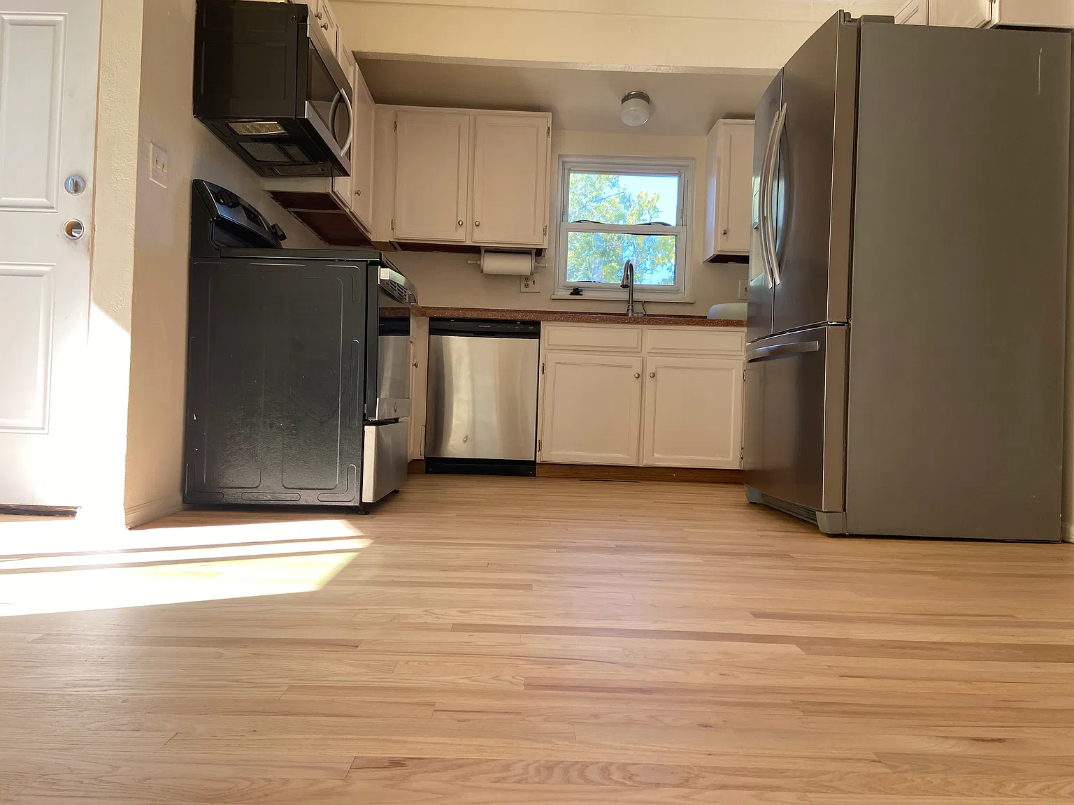 4 bed, 1672 sqft, $2,750 — Photo 2