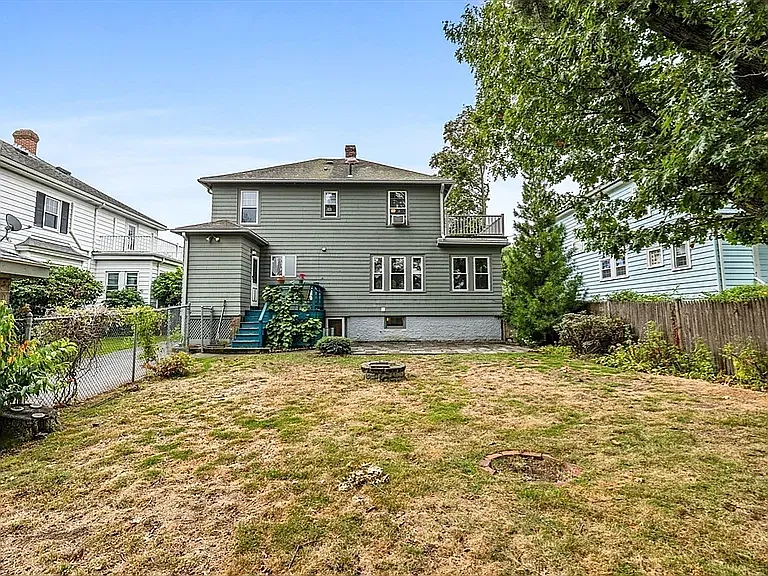 6 bed, 3167 sqft, $10,800 — Photo 2