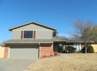 232 SW Crystal Hills Dr, Lawton, OK 73505