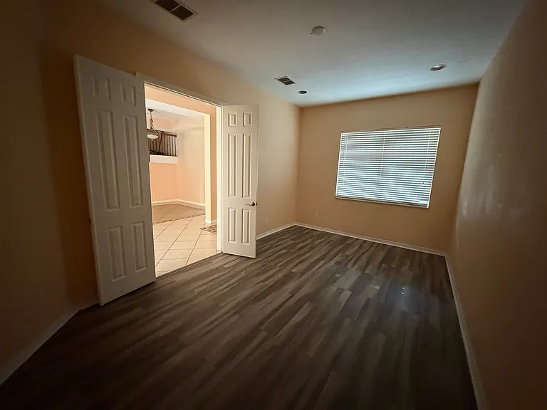 19943 Tamiami Ave — Photo 13