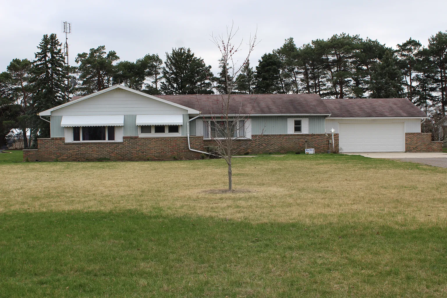 17180 Guilford Rd photo 1