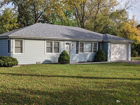 5th image of 671 N Oaklawn Ave
