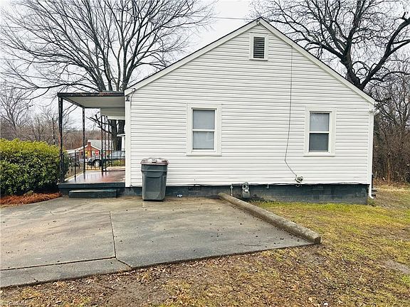 4th image of 323 Graves St