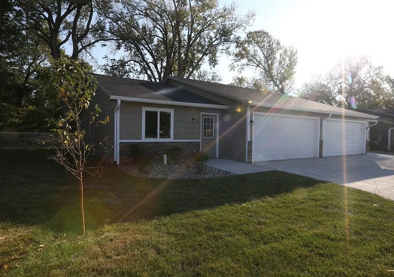 3 Bedroom, Single-story Townhomes for rent in Newton, IA — Photo 2