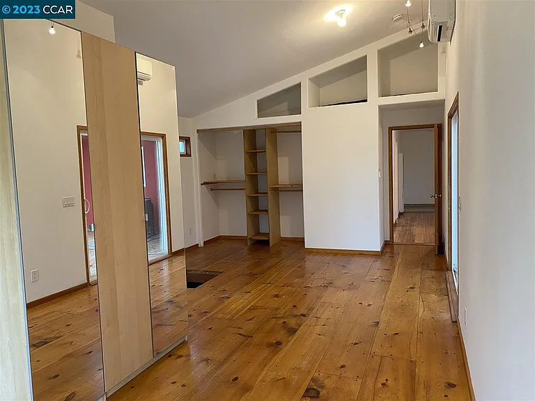 1414 San Carlos Ave — Photo 17
