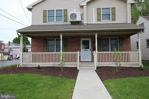 315 S Railroad Ave #A Photo 1