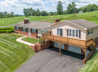 2053 Boiling Springs Rd, Purlear, NC 28665