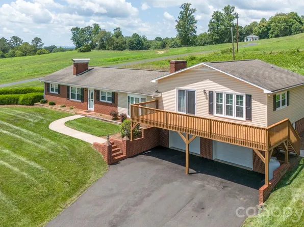 2053 Boiling Springs Rd, Purlear, NC 28665
