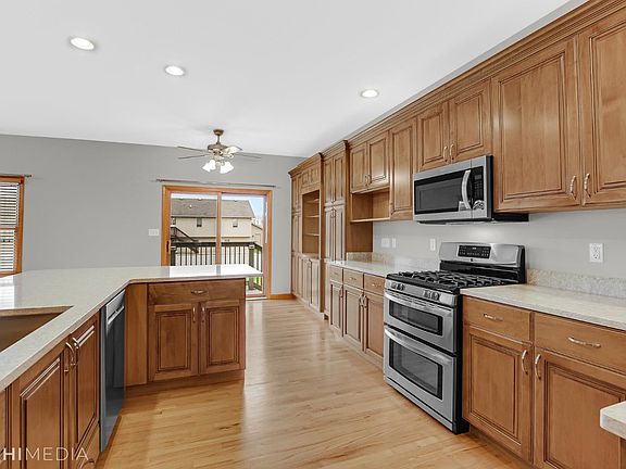 3rd image of 9487 Torrance Pl