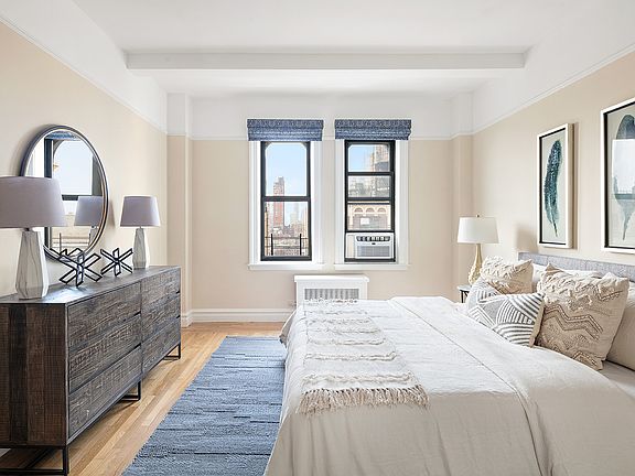 5th image of 107 W 86th St #17A