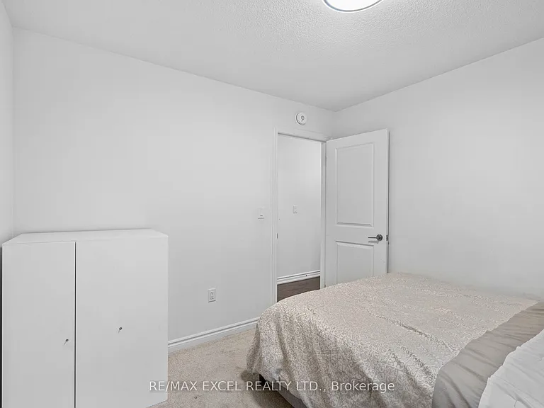 37 Macpherson St — Photo 40