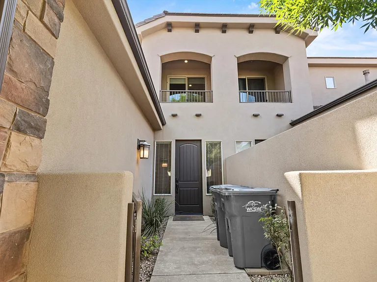 N Coral Ridge Dr — Photo 7