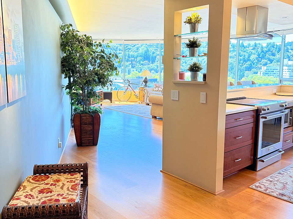 Entryway heading towards the kitchen and living room.