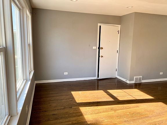 3rd image of 2932 W Touhy Ave Unit 2