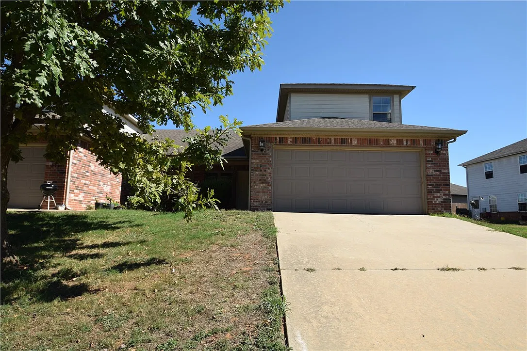 212 Copper Oaks Dr — Photo 1