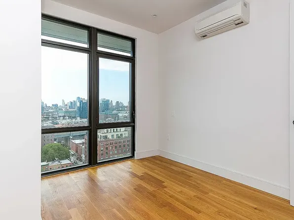 321 Wythe Avenue image 1 of 15